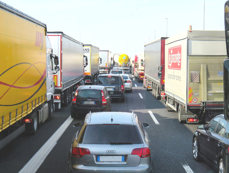 In Europa si soffoca, ecco le colpe del traffico