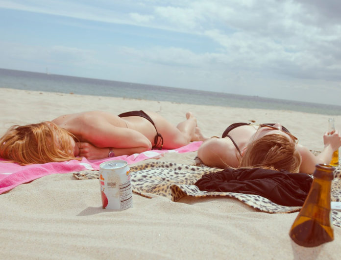abbronzatura spiaggia sole melanoma