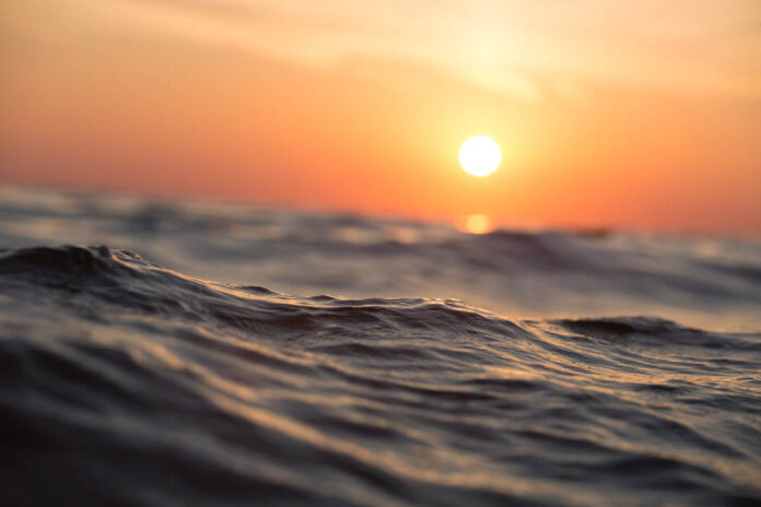 mare oceano tramonto