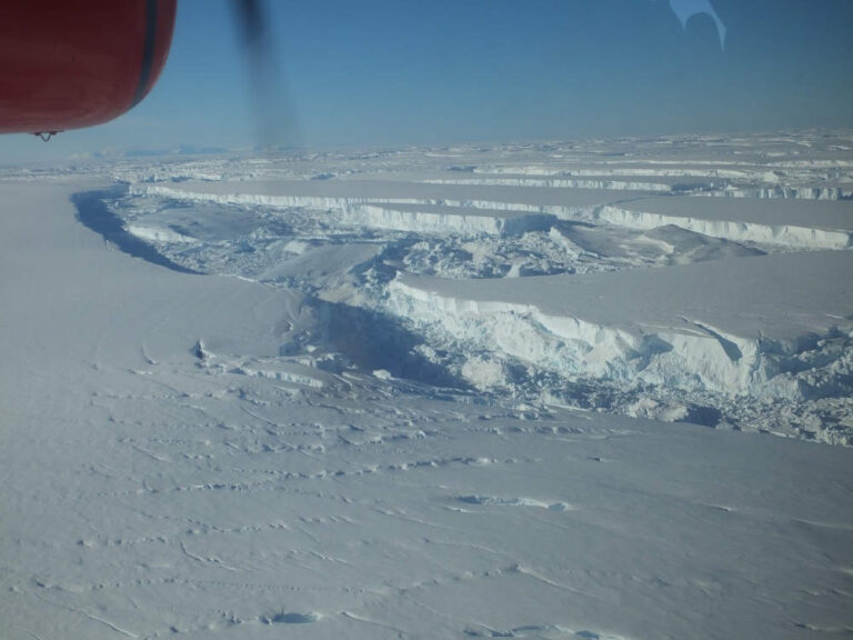 Antartide, cosa c’è sotto il ghiacciaio Thwaites