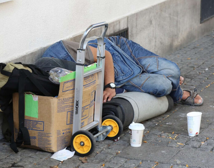 senzatetto povertà poveri
